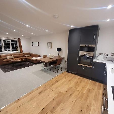 Luxury 1 Bed Apartment In The Heart Of Rochester Wainscot Eksteriør billede