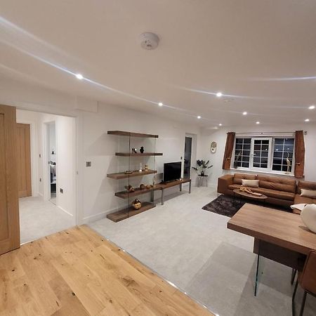 Luxury 1 Bed Apartment In The Heart Of Rochester Wainscot Eksteriør billede