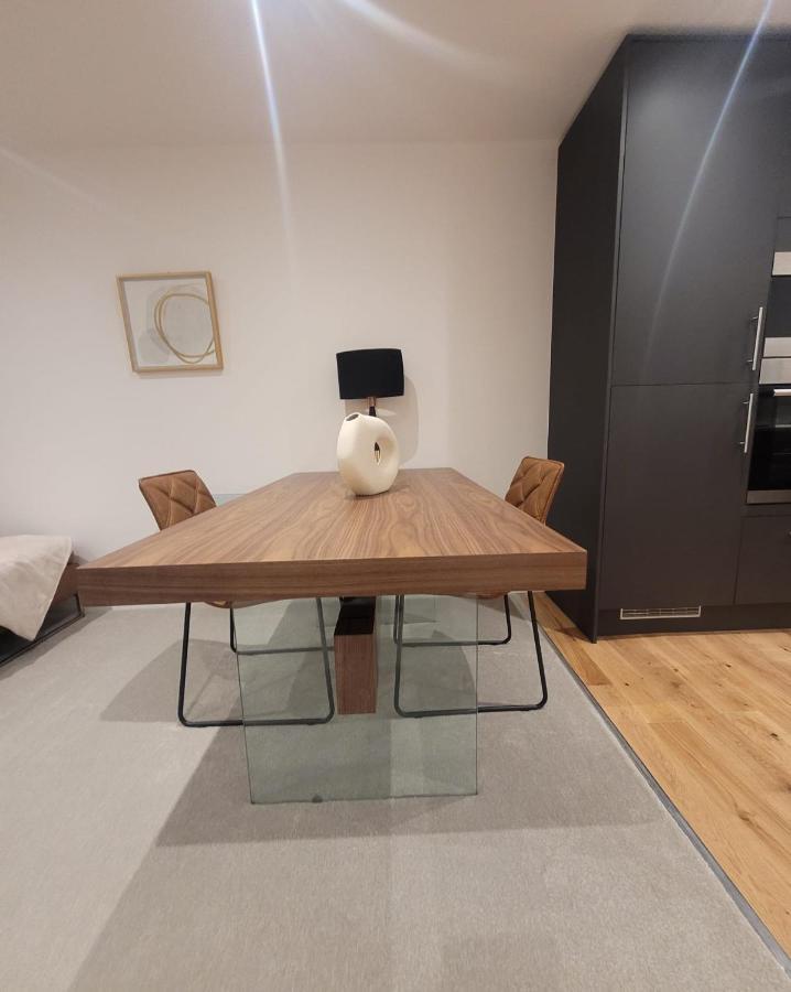 Luxury 1 Bed Apartment In The Heart Of Rochester Wainscot Eksteriør billede