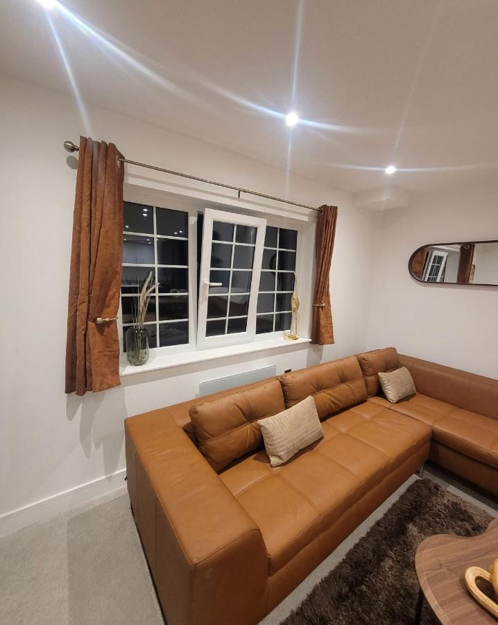 Luxury 1 Bed Apartment In The Heart Of Rochester Wainscot Eksteriør billede