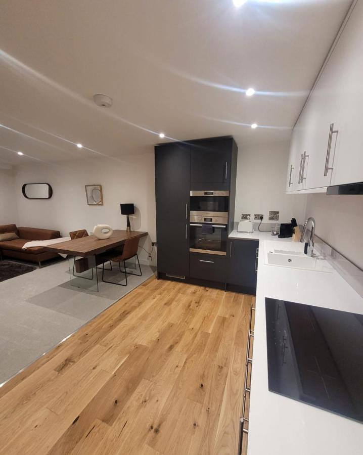 Luxury 1 Bed Apartment In The Heart Of Rochester Wainscot Eksteriør billede