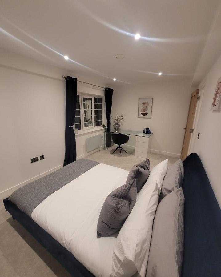 Luxury 1 Bed Apartment In The Heart Of Rochester Wainscot Eksteriør billede