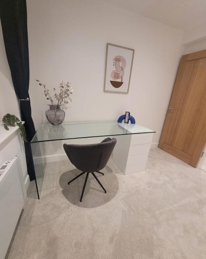 Luxury 1 Bed Apartment In The Heart Of Rochester Wainscot Eksteriør billede