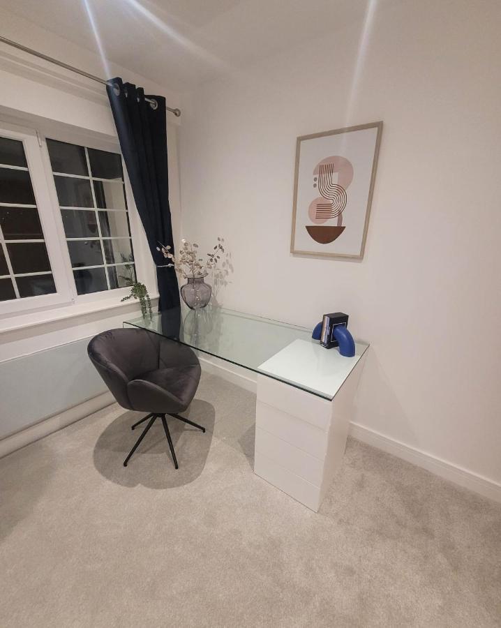 Luxury 1 Bed Apartment In The Heart Of Rochester Wainscot Eksteriør billede