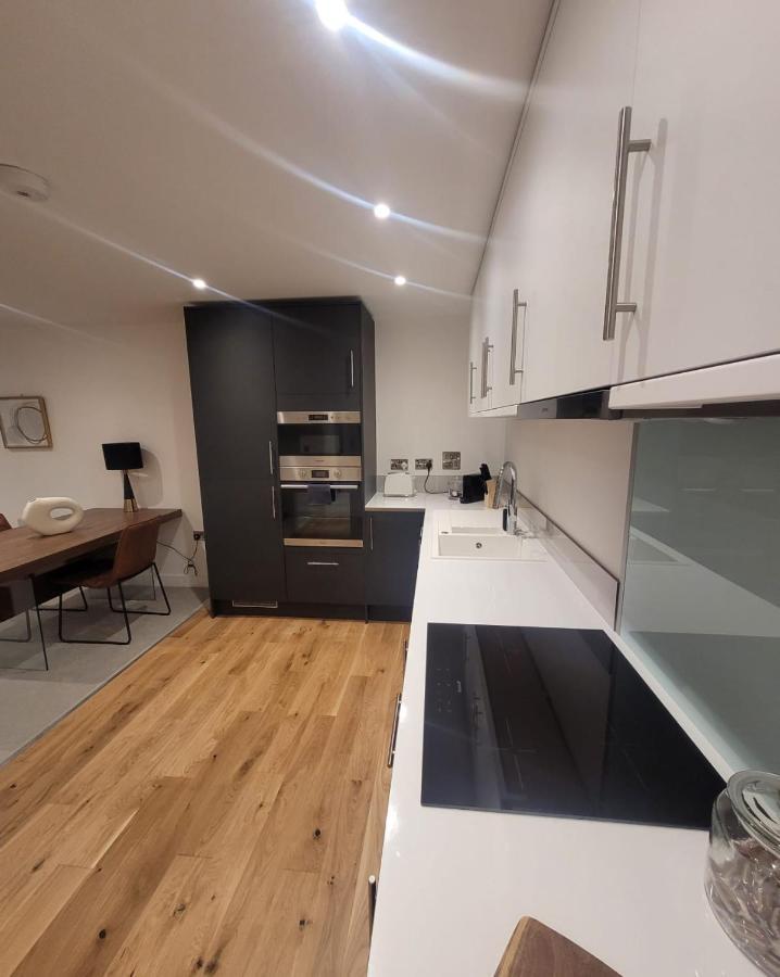 Luxury 1 Bed Apartment In The Heart Of Rochester Wainscot Eksteriør billede