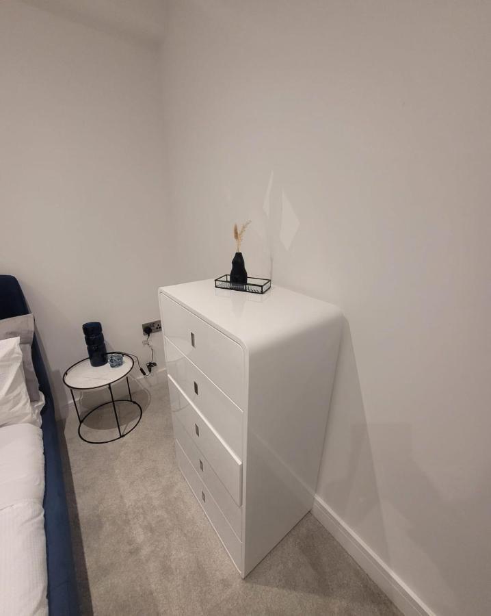 Luxury 1 Bed Apartment In The Heart Of Rochester Wainscot Eksteriør billede